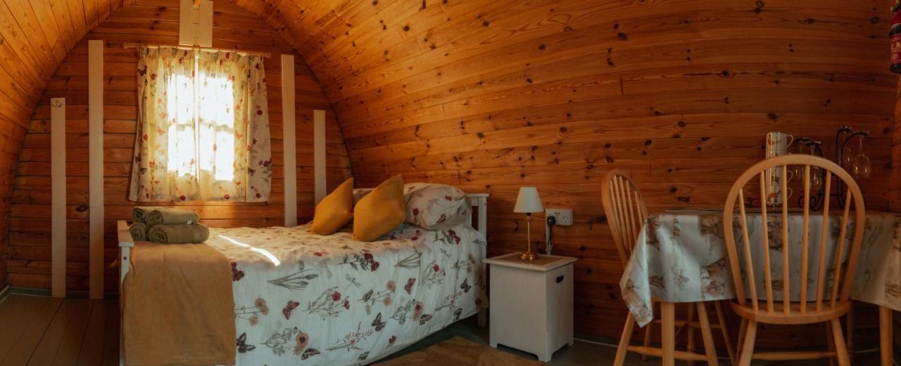 Glamping In Wiltshire The Green Knoll Is A Charm Chippenham  Buitenkant foto