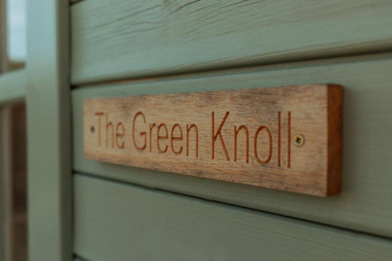 Glamping In Wiltshire The Green Knoll Is A Charm Chippenham  Buitenkant foto