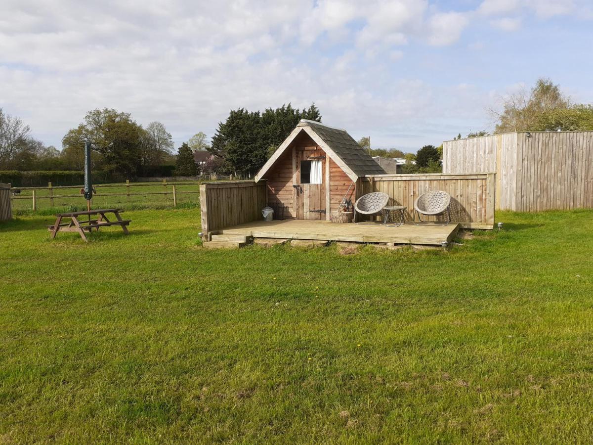 Glamping In Wiltshire The Green Knoll Is A Charm Chippenham  Buitenkant foto